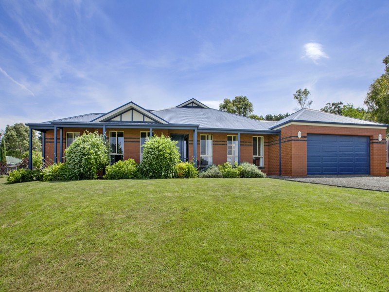 4 Boyd Court, Romsey, Vic 3434 Property Details