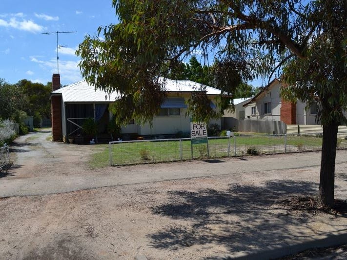 18 Hinckley Street, Kellerberrin, WA 6410