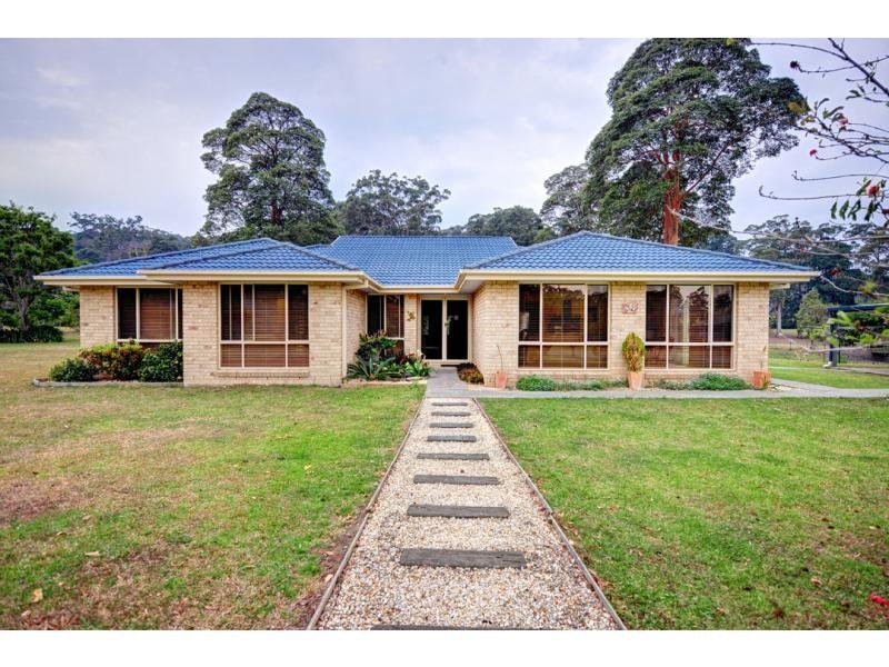 52 Palm Grove Place, Moonee Beach, NSW 2450