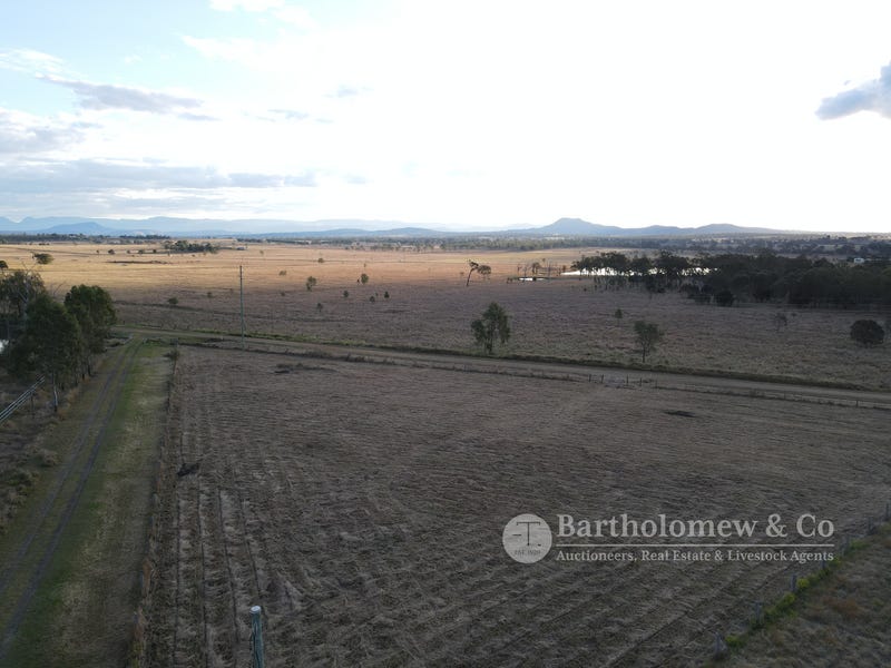 1428 Middle Road, Peak Crossing, QLD 4306