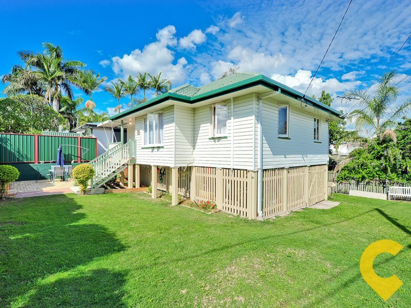 11 Rainbow Street, Sandgate, Qld 4017 Property Details