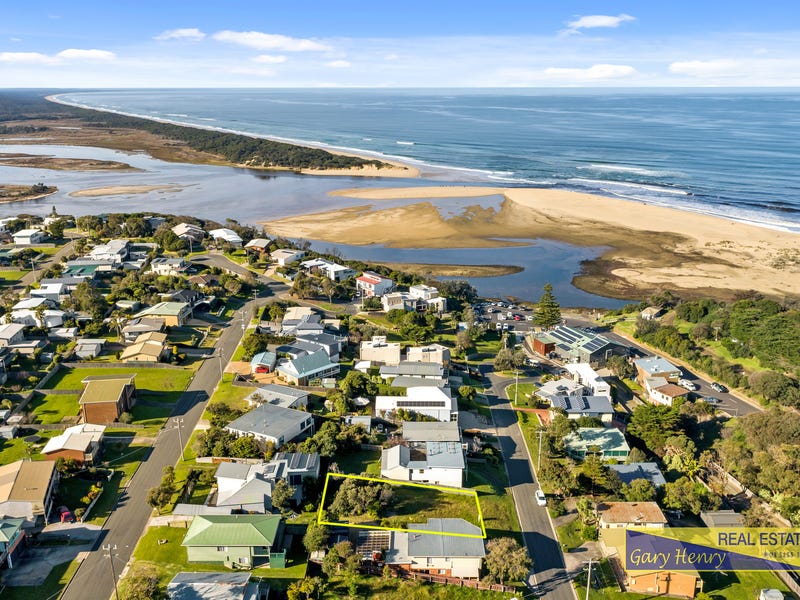 13 Cross Street, Lake Tyers Beach, VIC 3909