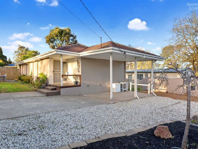 275 Warburton Highway, Wandin North, VIC 3139