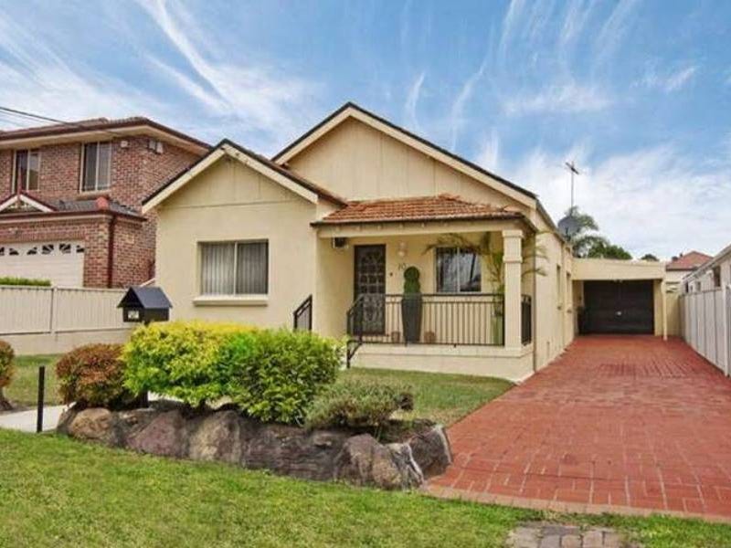 10 Barnes Avenue, Earlwood, NSW 2206