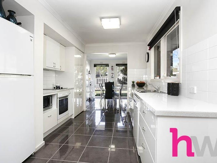 4 Carnarvon Drive, Grovedale, VIC 3216