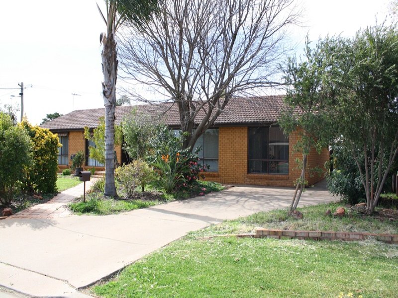 6 Chilvers Place, Griffith, NSW 2680 Property Details