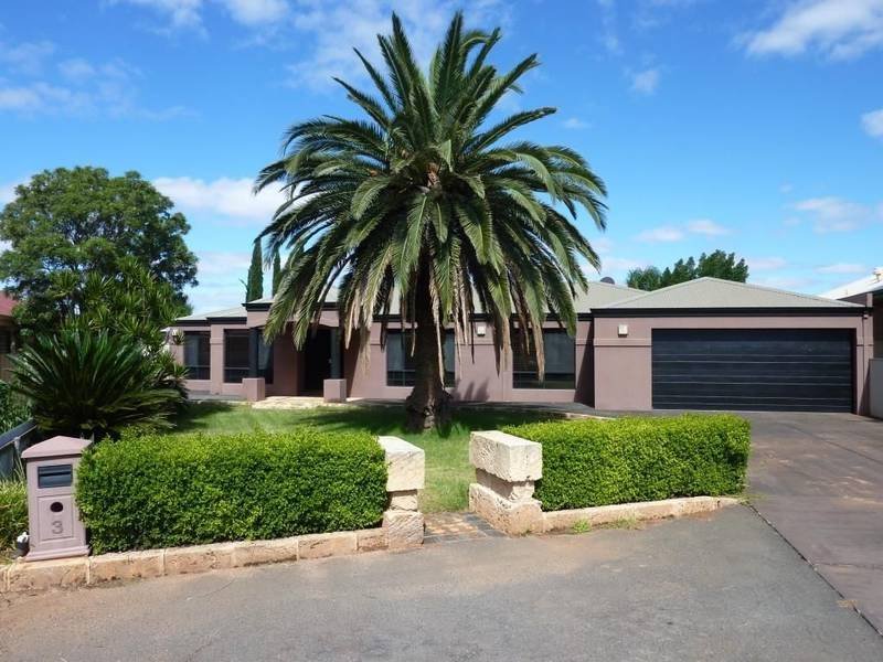 3 McGillivray Crescent Somerville, Kalgoorlie, WA 6430 Property Details