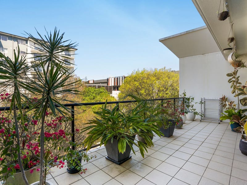 Real Estate for Sale in Chermside, QLD 4032 (+1 location) - realestate ...