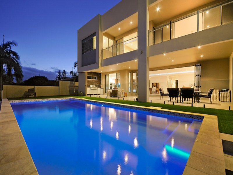 15 Sheridan Park Avenue, Broadbeach Waters, QLD 4218