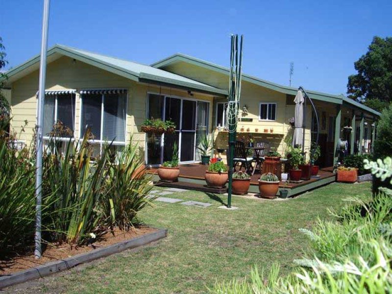 31 Sixth Avenue, Raymond Island, VIC 3880