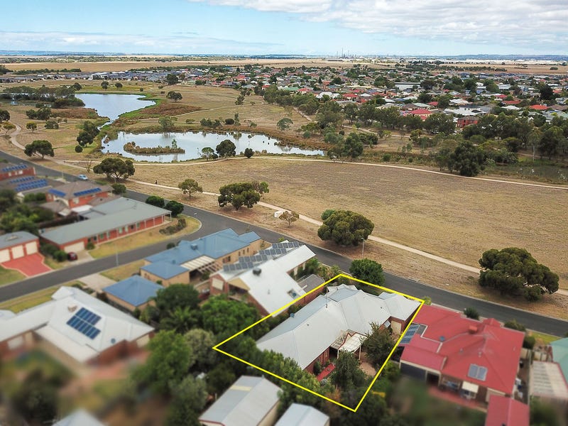 21 Lakeside Boulevard, Lara, VIC 3212
