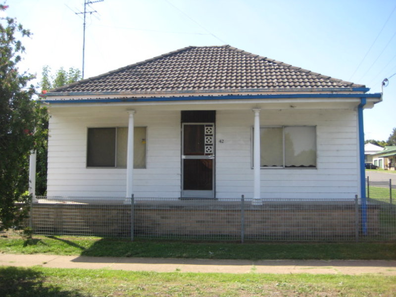 42 Aberdare Road, Cessnock, NSW 2325 Property Details