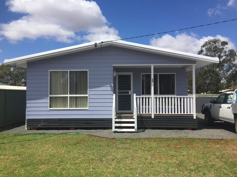 19 Bunyip Street, Goolgowi, NSW 2652