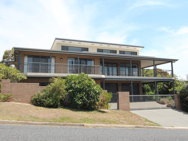 15 Bergalia Cres, Camden Head, NSW 2443