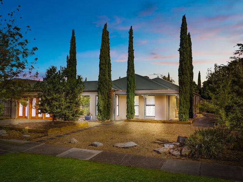 7 Taylors Hill Boulevard, Taylors Hill, VIC 3037