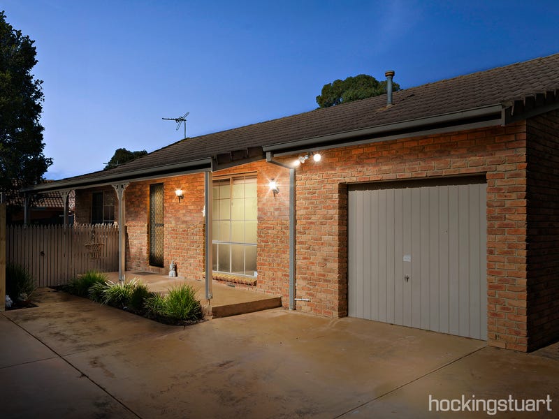 121 Warrawee Circuit, Frankston, Vic 3199 Property Details