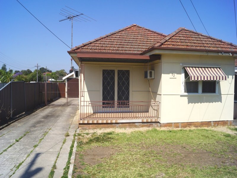 52 OXFORD AVENUE, Bankstown, NSW 2200 Property Details