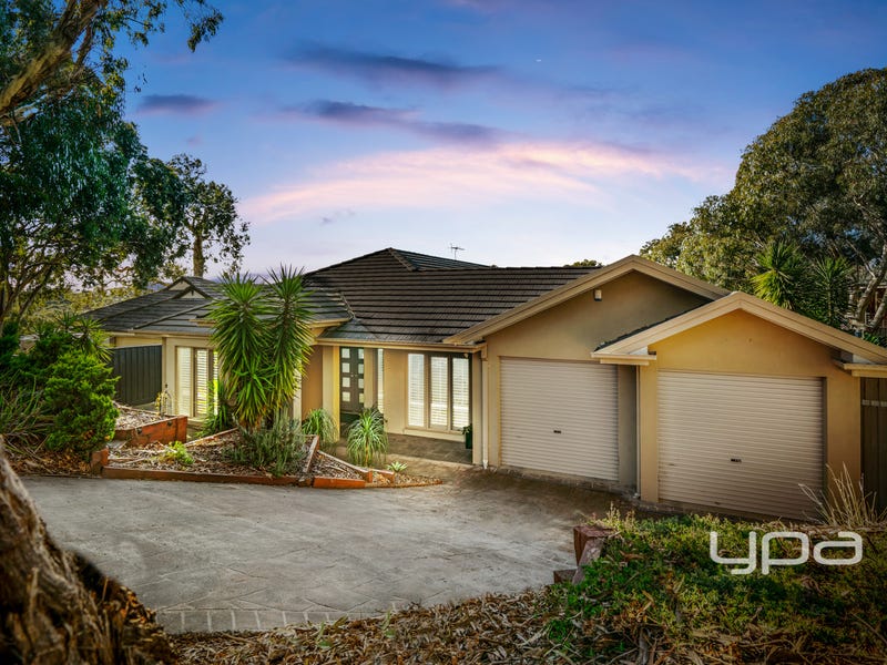 18 Fullwood Drive, Sunbury, Vic 3429 Property Details