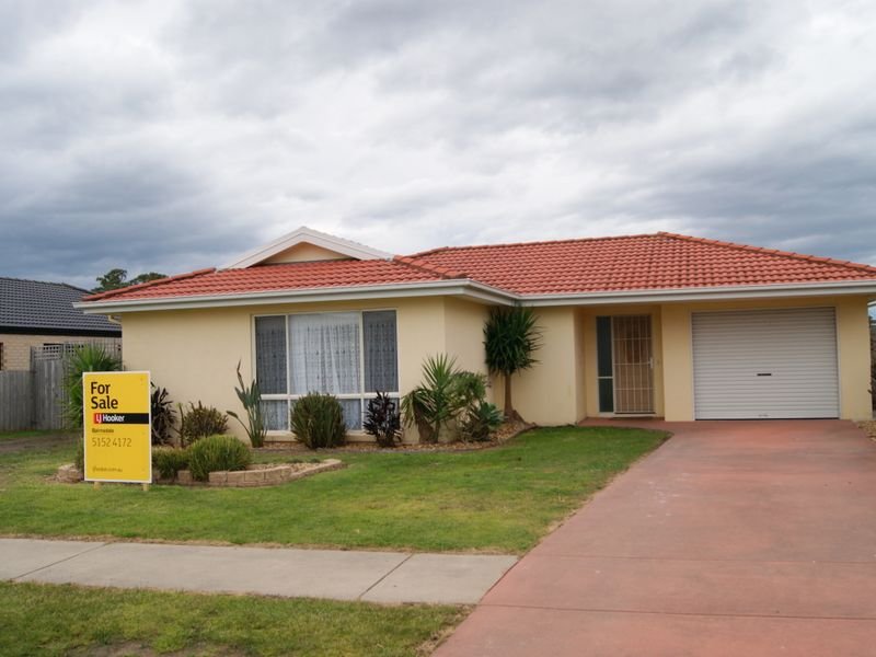 9 Balmoral Crescent, Bairnsdale, Vic 3875 Property Details