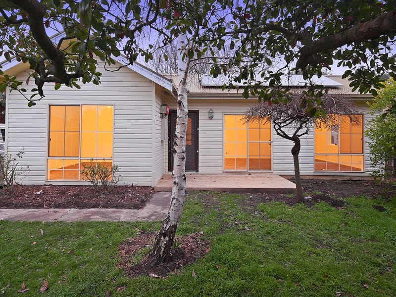 9 Bakewell Street, Tooradin, Vic 3980 Property Details