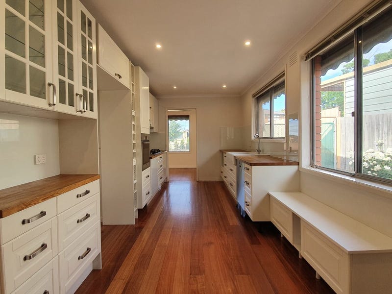 273 Carrick Drive, Gladstone Park, Vic 3043