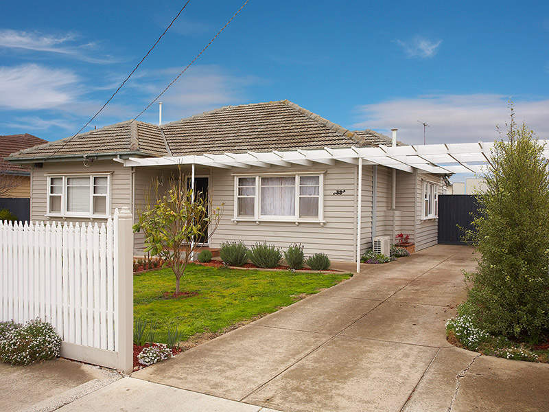 33 Hampshire Road, Sunshine, Vic 3020 Property Details