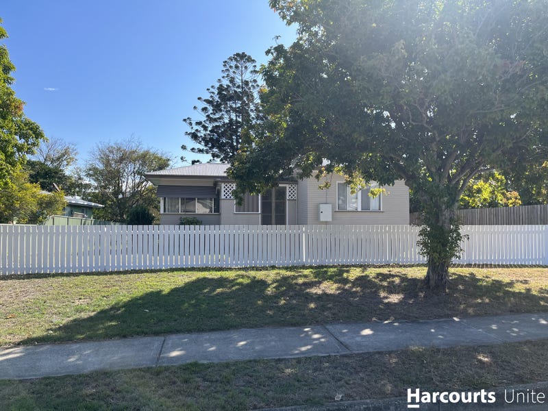 5 Mclennan Street, Woody Point, QLD 4019