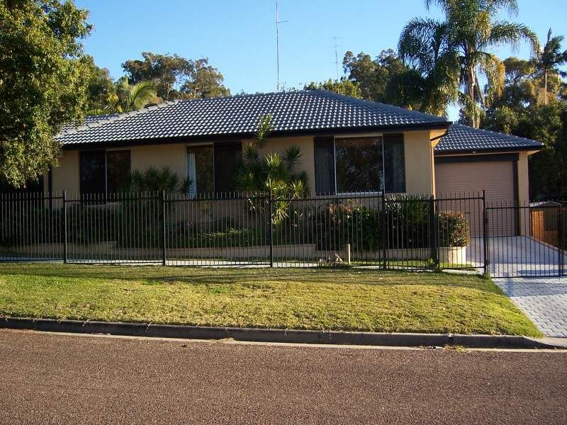 42 Hampton Street, Carey Bay, NSW 2283