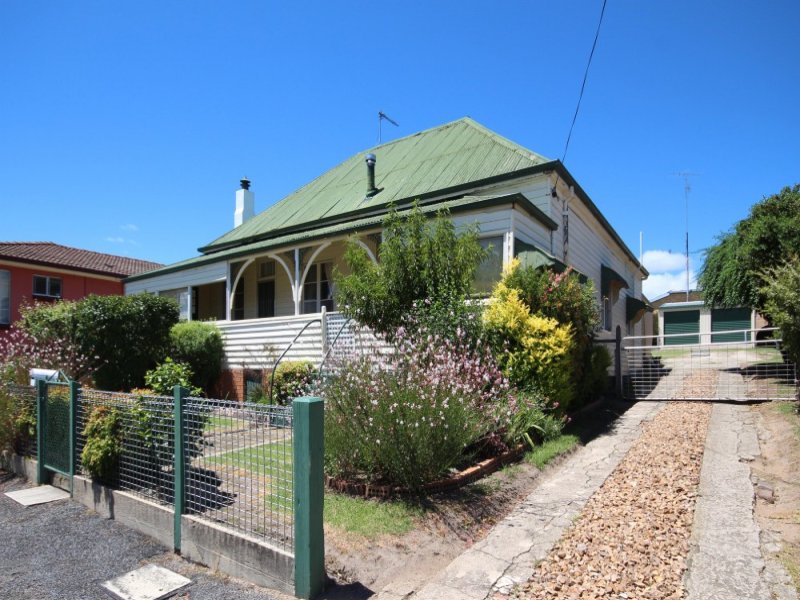 81 Miles Street, Tenterfield, NSW 2372 Property Details