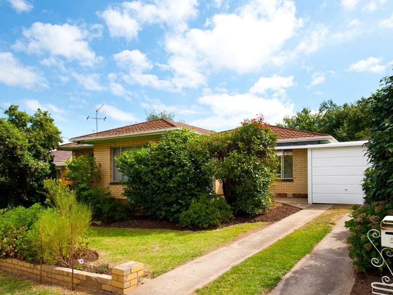 5 Gaffney Street, Castlemaine, Vic 3450 Property Details