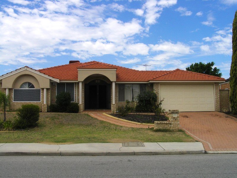 34 Sugarwood Drive, Thornlie, WA 6108 Property Details