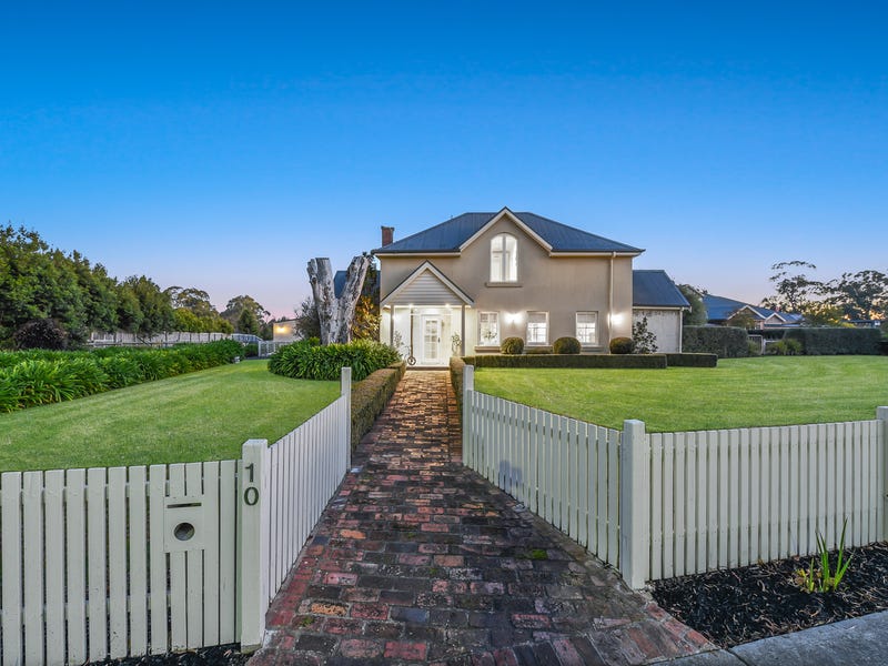 Houses for Sale in Beaconsfield, VIC 3807