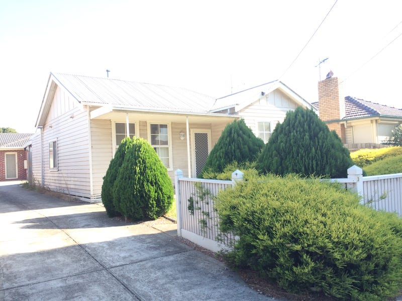 1/3 Godfrey Avenue, Sunshine North, VIC 3020