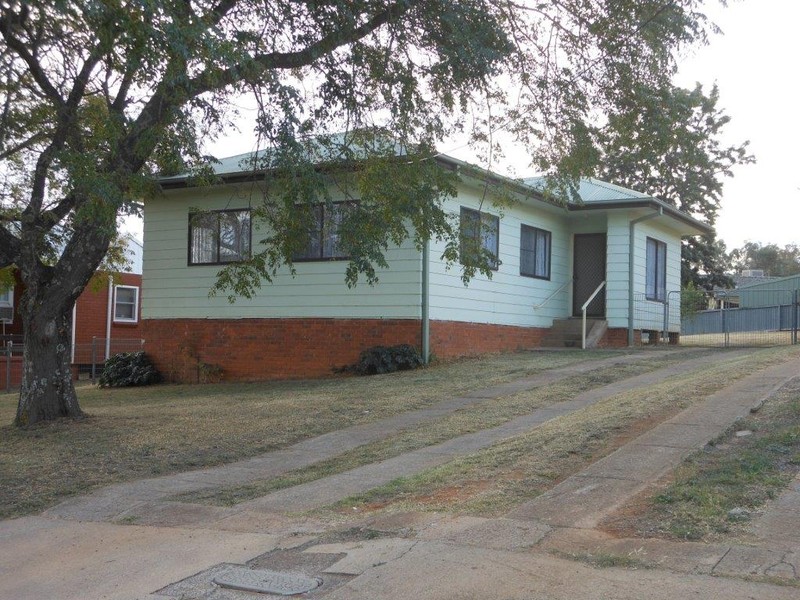 11 Musgrave Street, Young, NSW 2594