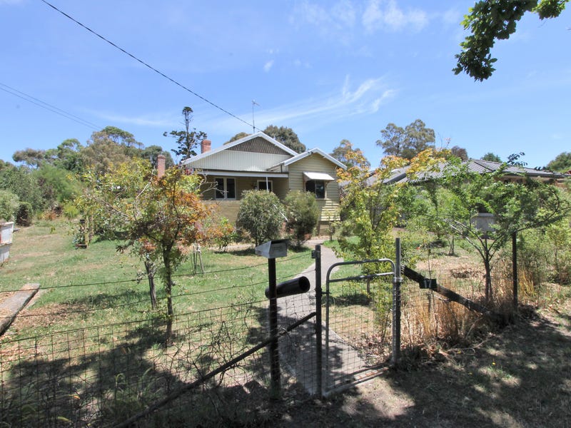 17 Melbourne Road, Creswick, VIC 3363 17 Melbourne Road, Creswick, VIC 3363