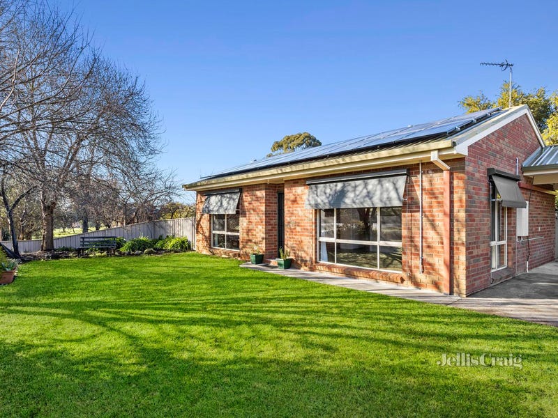 1/37 Maldon Road, Castlemaine, Vic 3450 Property Details