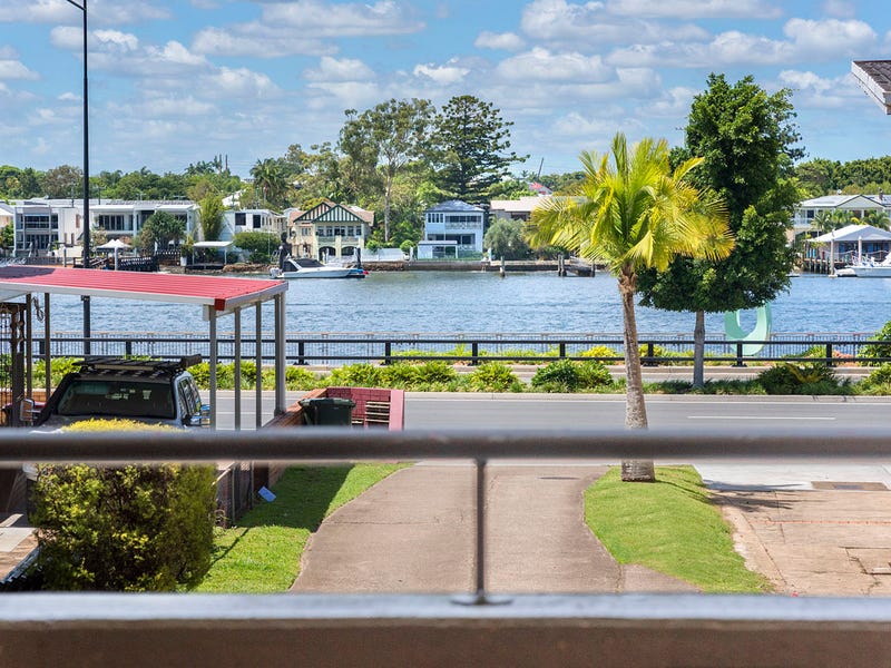 2/266 Kingsford Smith Drive, Hamilton, Qld 4007 Property Details