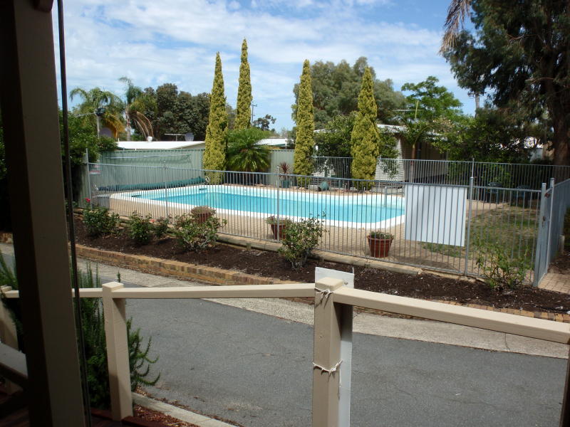 42/351 HAWTIN Road, Forrestfield, WA 6058 Property Details