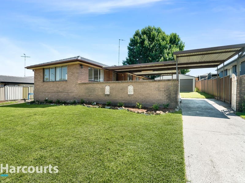 63 Banks Drive, St Clair, NSW 2759