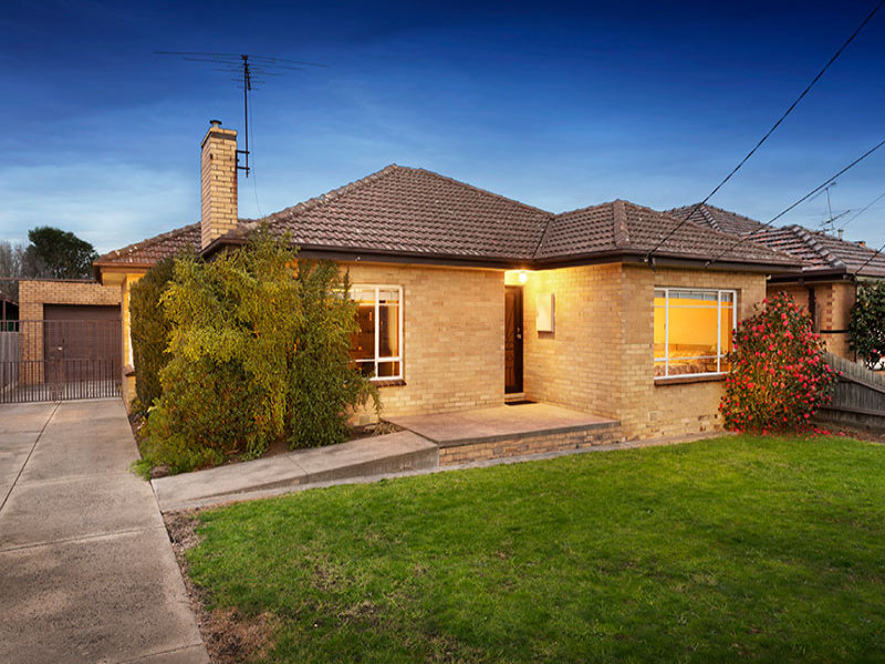 8 Larlac Street, Hadfield, VIC 3046