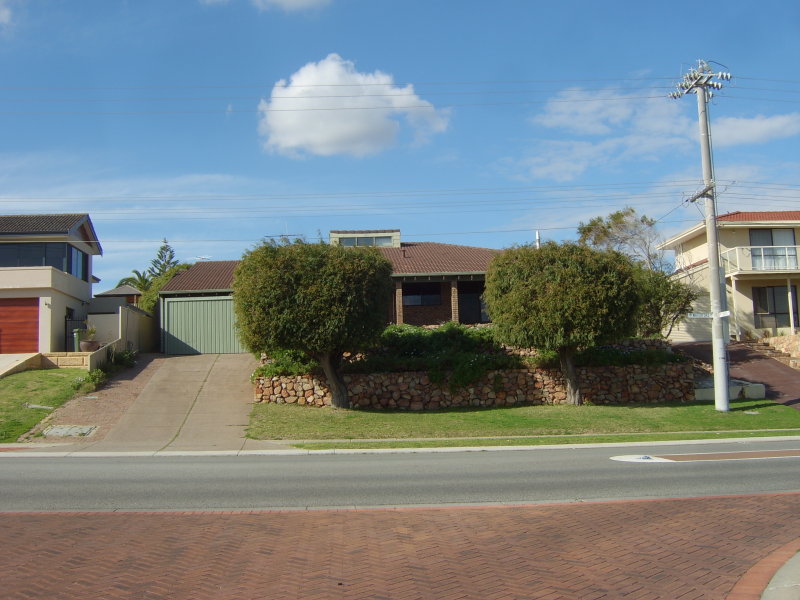 203 Waterford Drive, Hillarys, WA 6025 Property Details