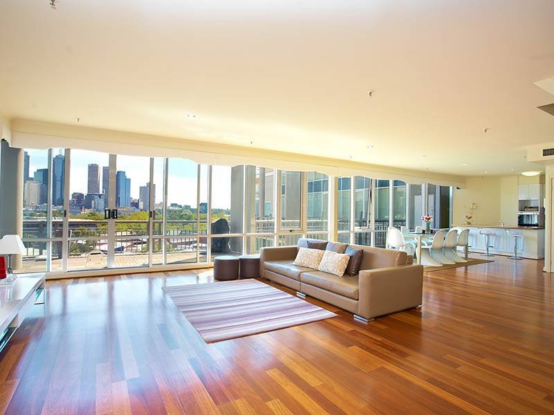 125/8 Wells Street, Southbank, Vic 3006 Property Details