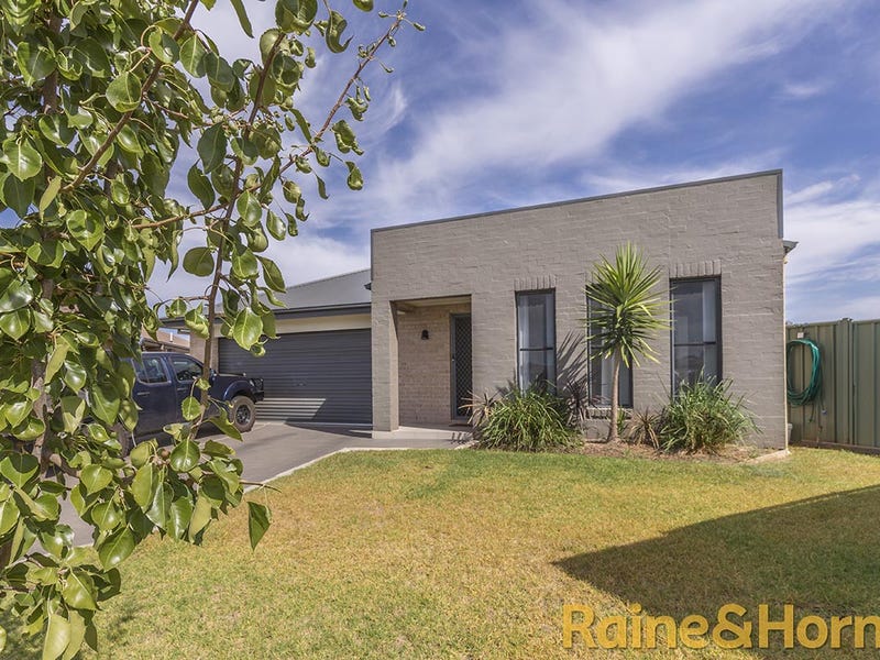 16 Dalbeattie Crescent, Dubbo, NSW 2830 Property Details