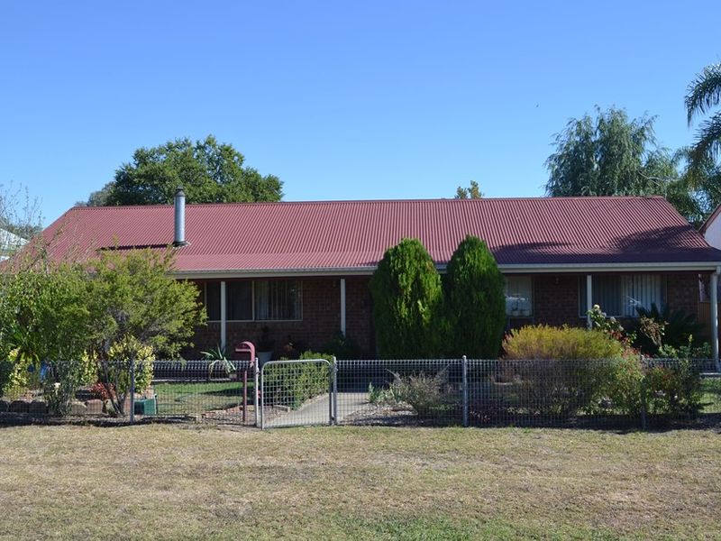 62 Chester Street, Inverell, NSW 2360 Property Details