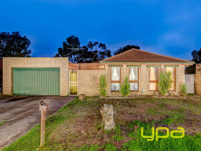 1 Dunvegan Drive, Kurunjang, Vic 3337 Property Details