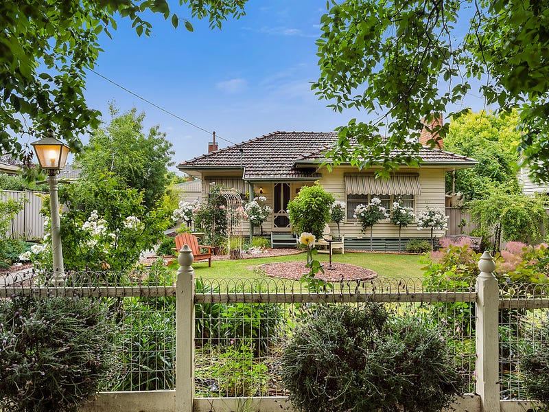 27 Beauchamp Street, Vic 3444 House for Sale