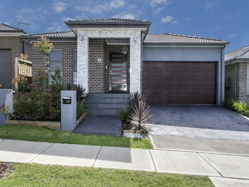 11 Hassall Way, Glenmore Park, NSW 2745