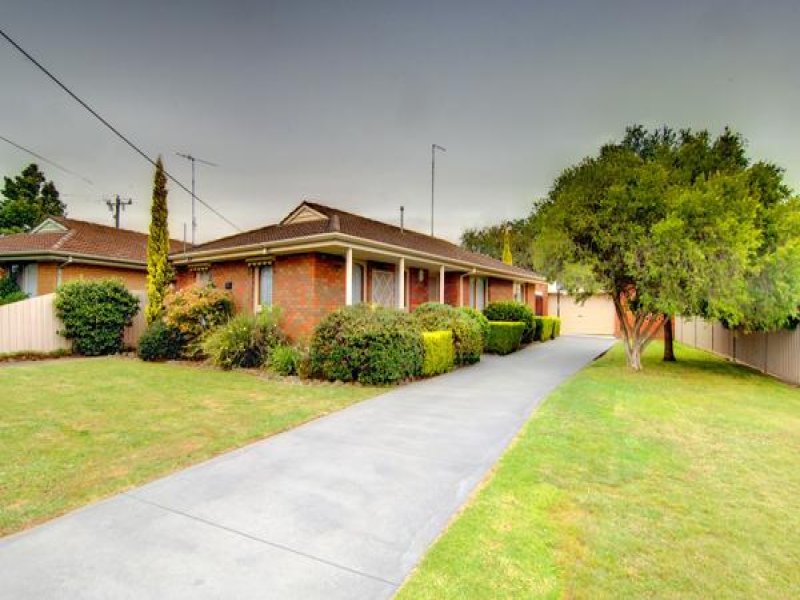 67 Grandview Grove, Wendouree, VIC 3355