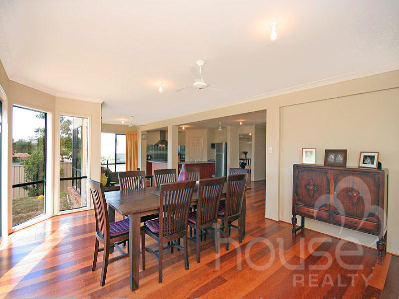 158 Gibson Crescent, Bellbowrie, Qld 4070 Property Details