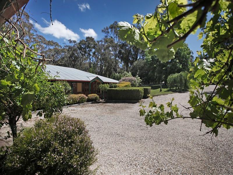 165 Slatey Creek Road, Woodend, Vic 3442 Property Details